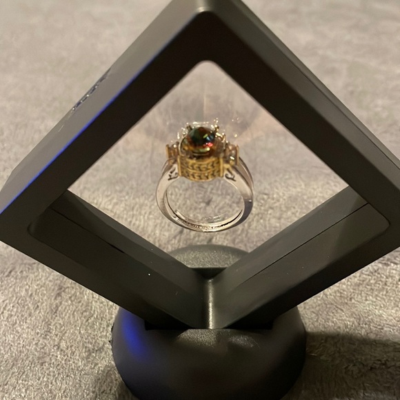 Beautiful Oval Cut sz 8 Tanzanite Ring 2 Tone w/Rhinestones!!! - Picture 9 of 15